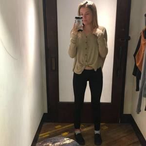 Meet your Posher, Jade